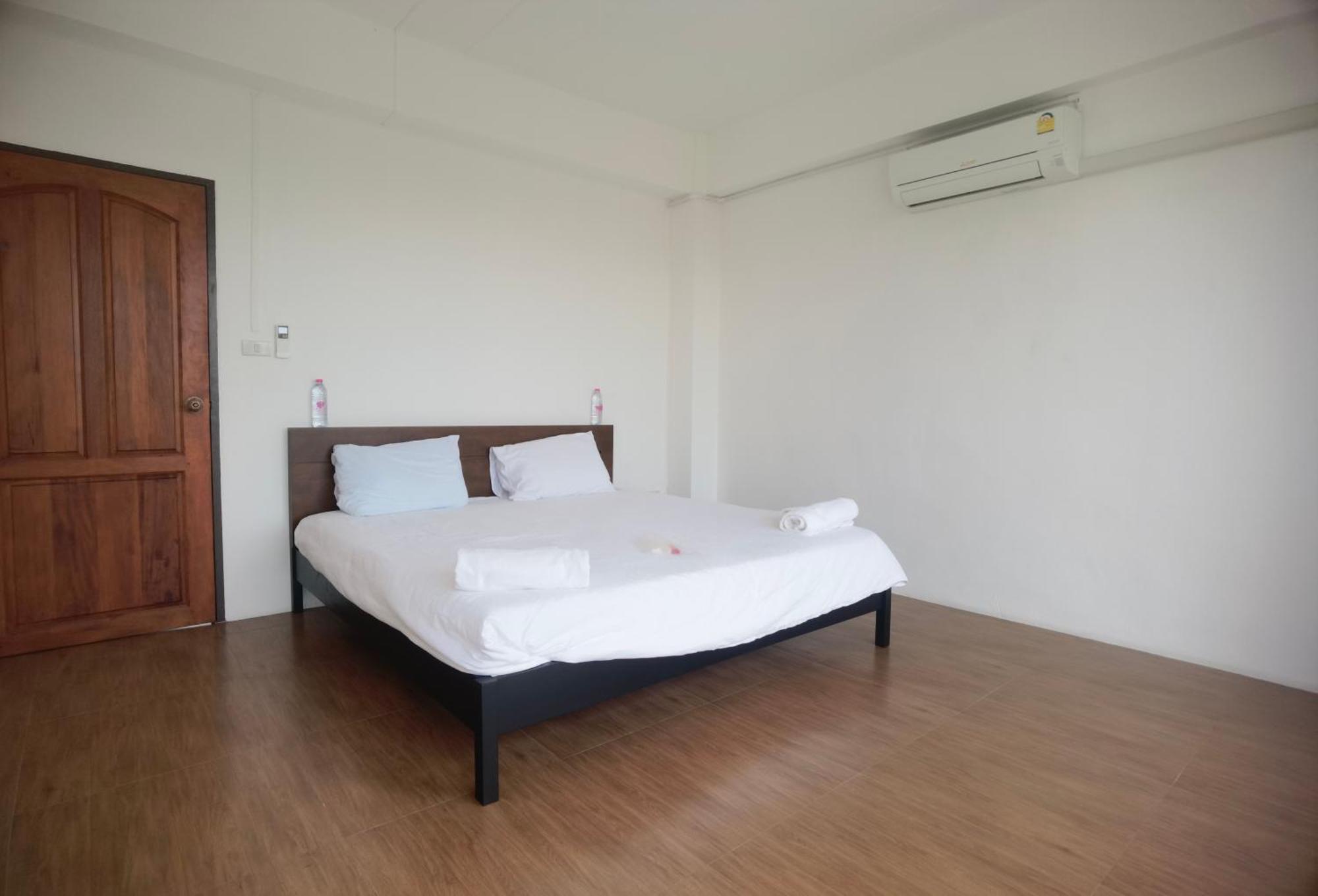 115 Townhouse Hotel Ban Khlong Krang Luaran gambar