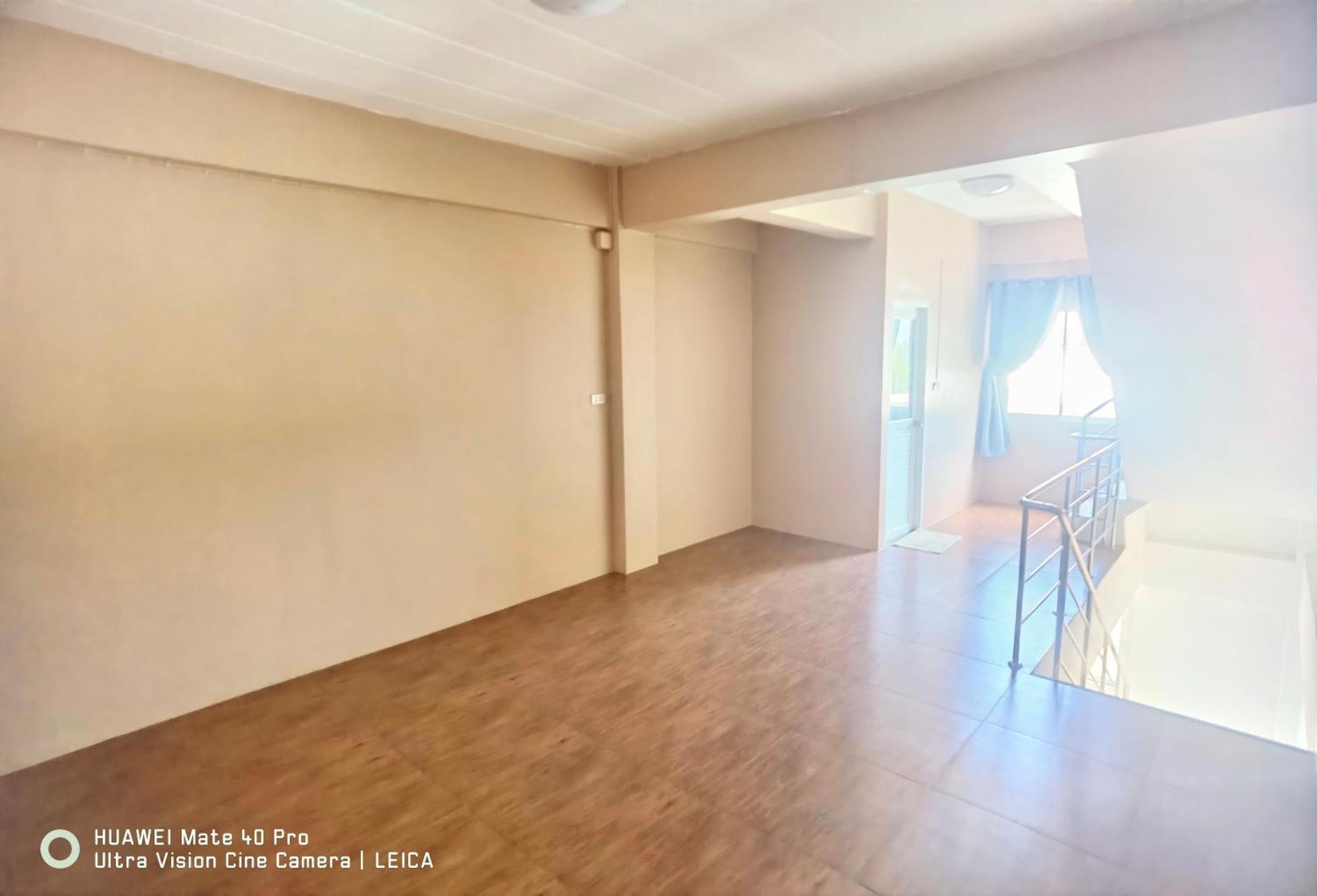 115 Townhouse Hotel Ban Khlong Krang Luaran gambar