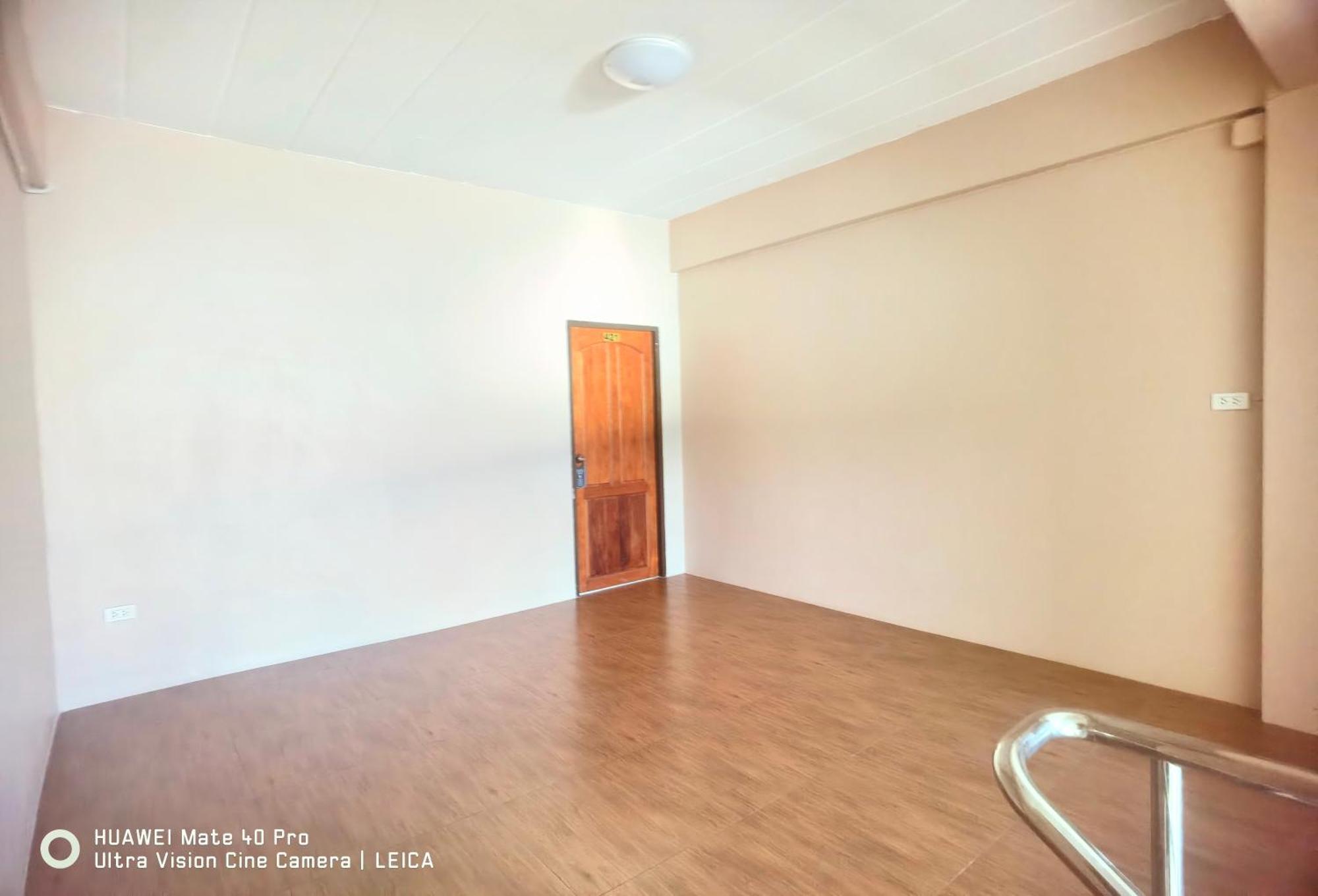 115 Townhouse Hotel Ban Khlong Krang Luaran gambar