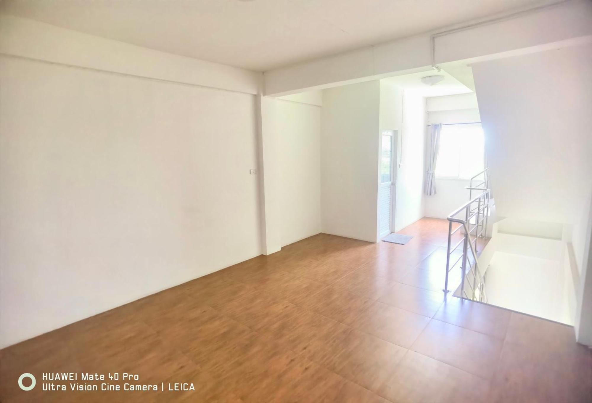 115 Townhouse Hotel Ban Khlong Krang Luaran gambar