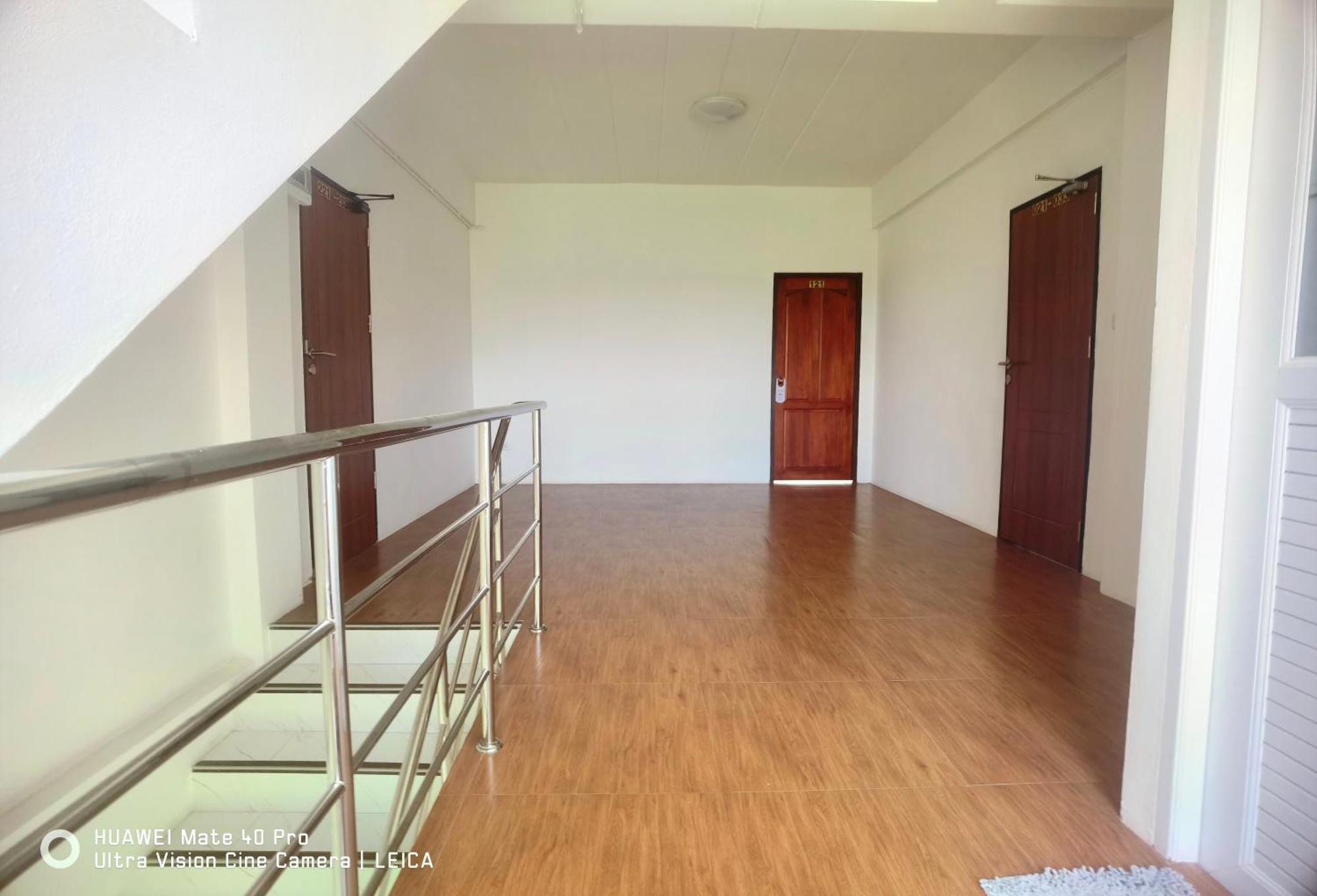 115 Townhouse Hotel Ban Khlong Krang Luaran gambar