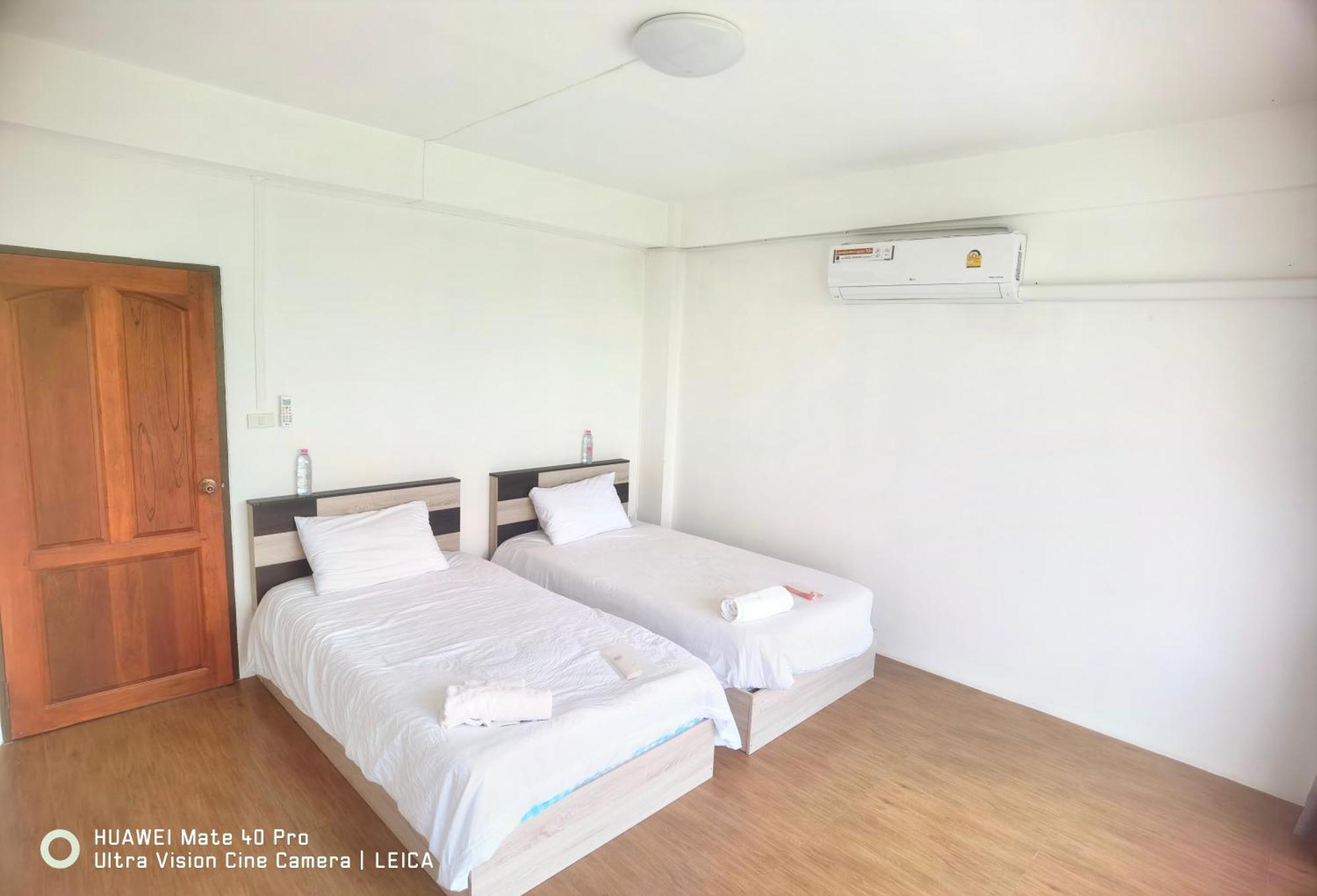 115 Townhouse Hotel Ban Khlong Krang Luaran gambar