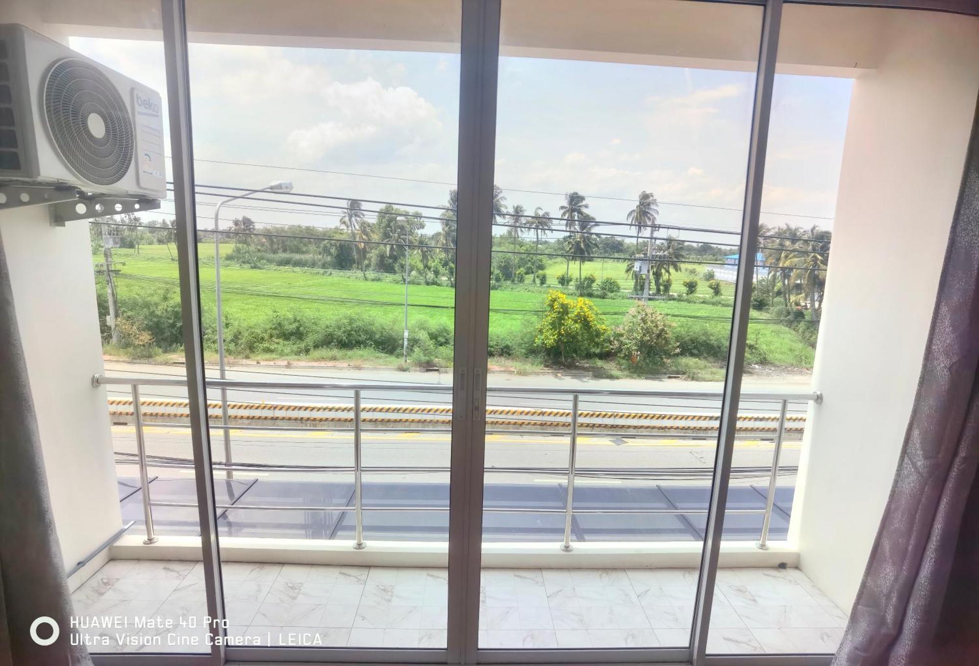 115 Townhouse Hotel Ban Khlong Krang Luaran gambar