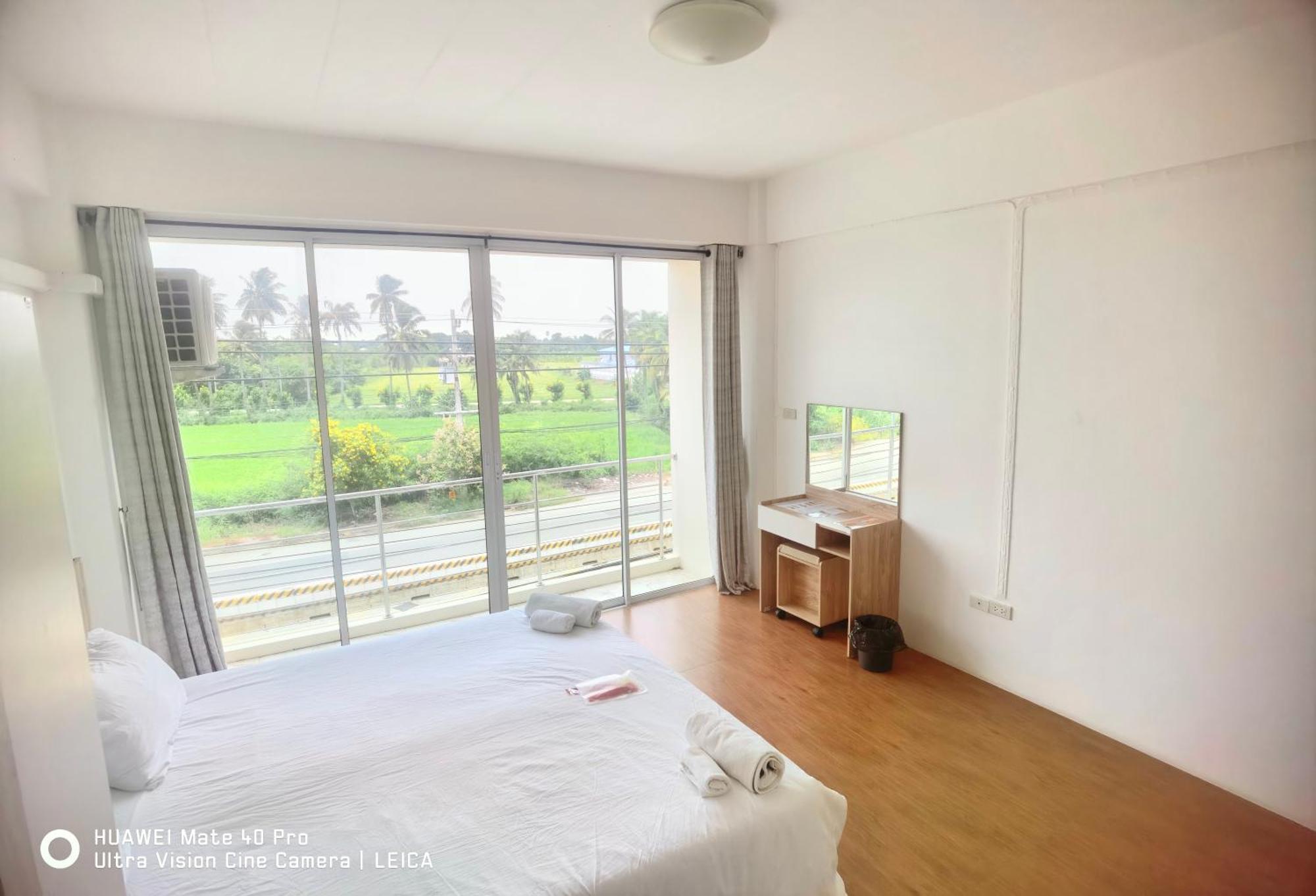 115 Townhouse Hotel Ban Khlong Krang Luaran gambar