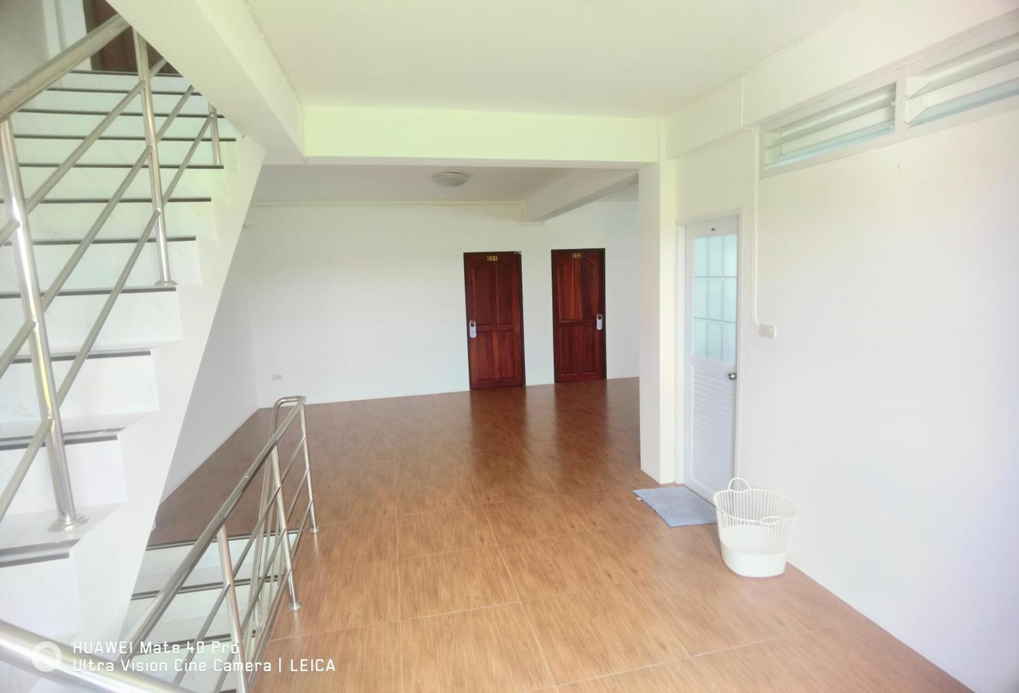 115 Townhouse Hotel Ban Khlong Krang Luaran gambar