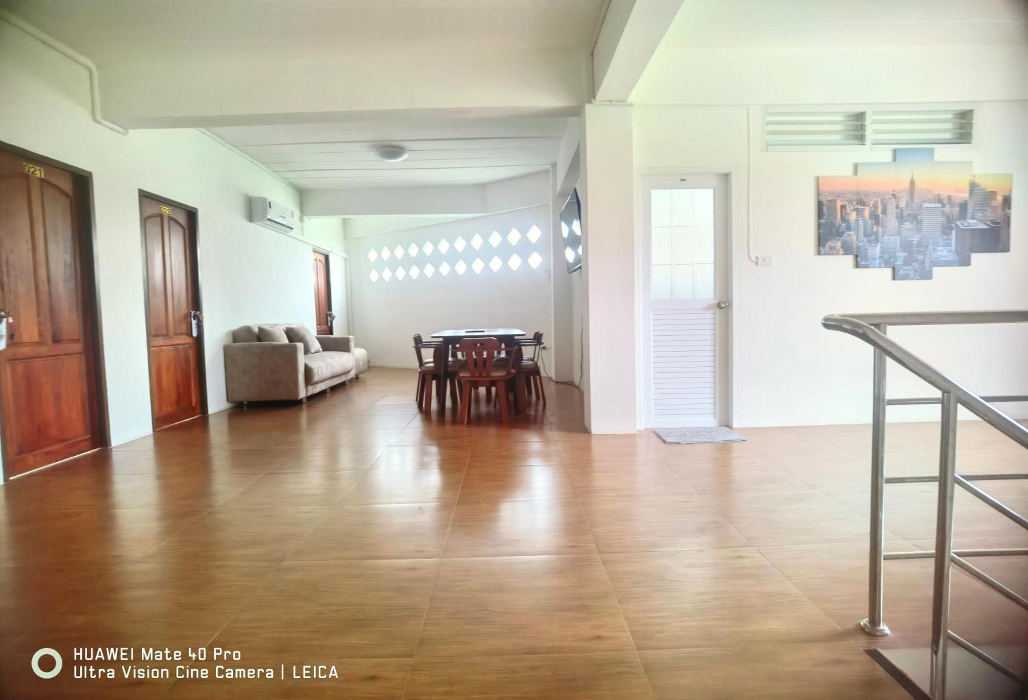 115 Townhouse Hotel Ban Khlong Krang Luaran gambar