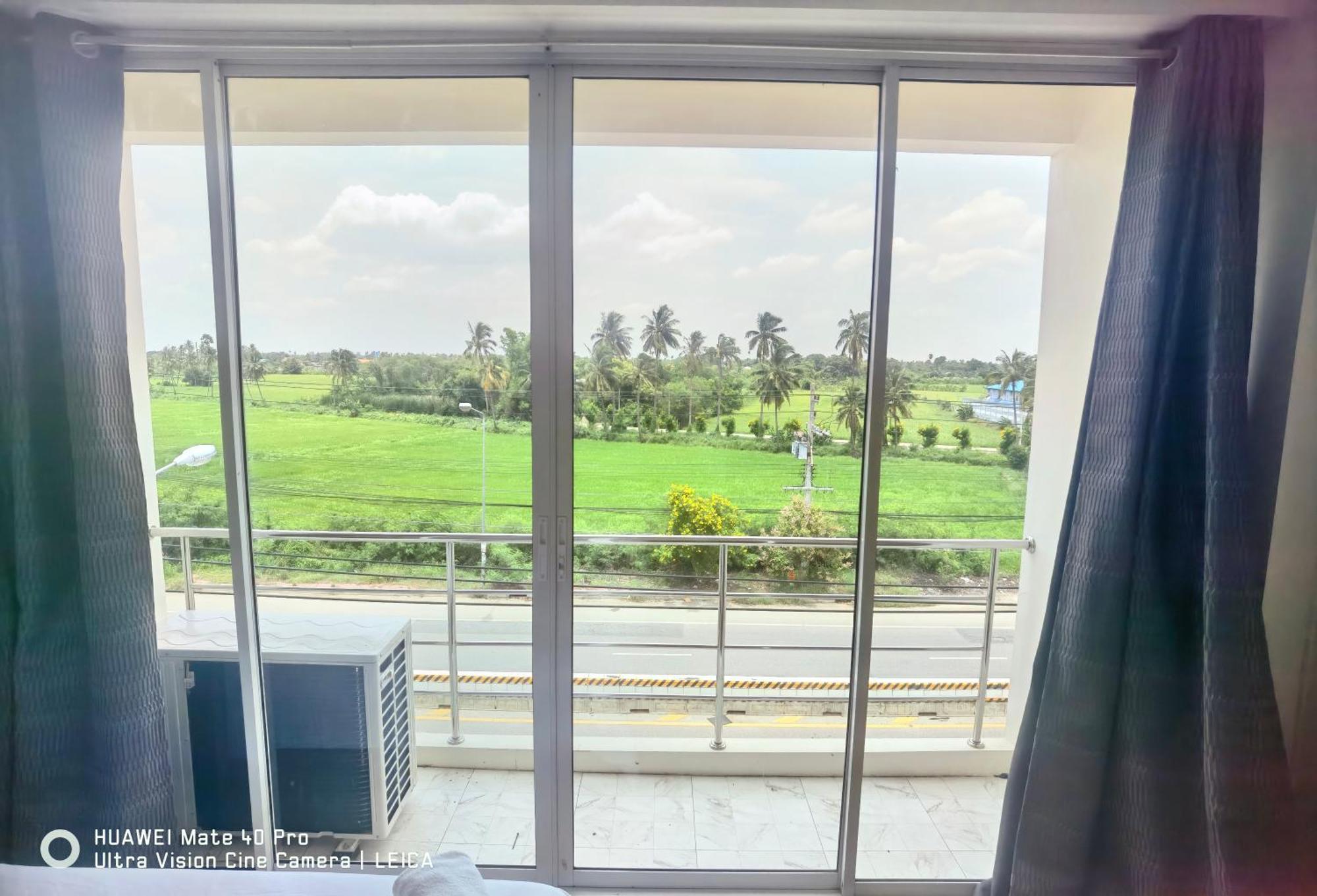 115 Townhouse Hotel Ban Khlong Krang Luaran gambar