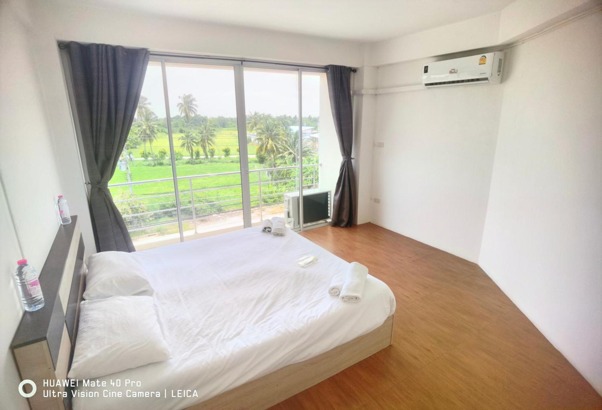 115 Townhouse Hotel Ban Khlong Krang Luaran gambar