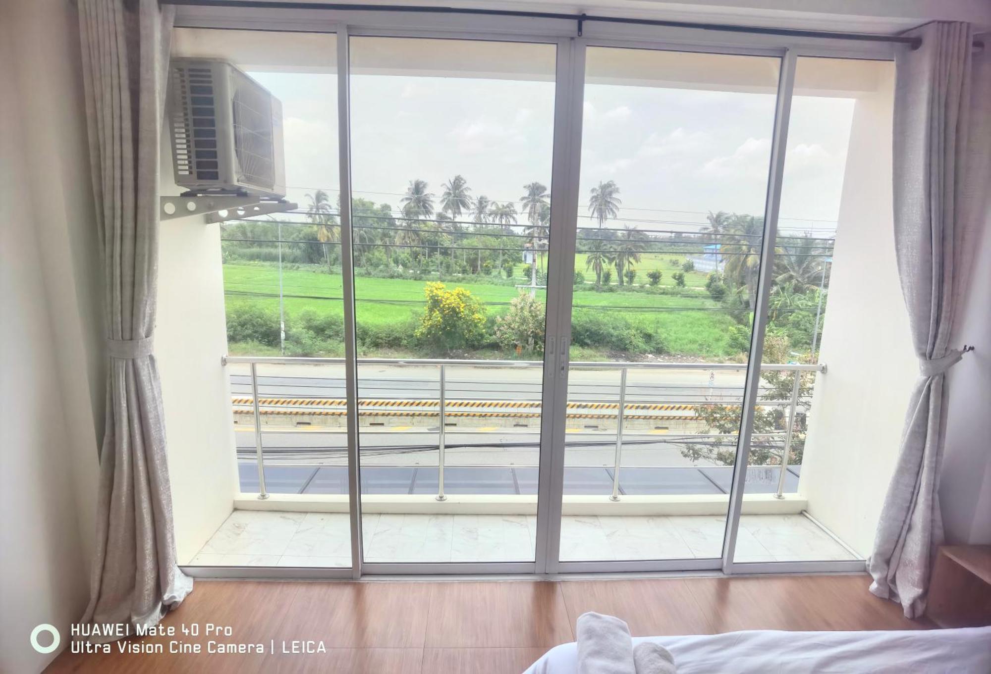 115 Townhouse Hotel Ban Khlong Krang Luaran gambar